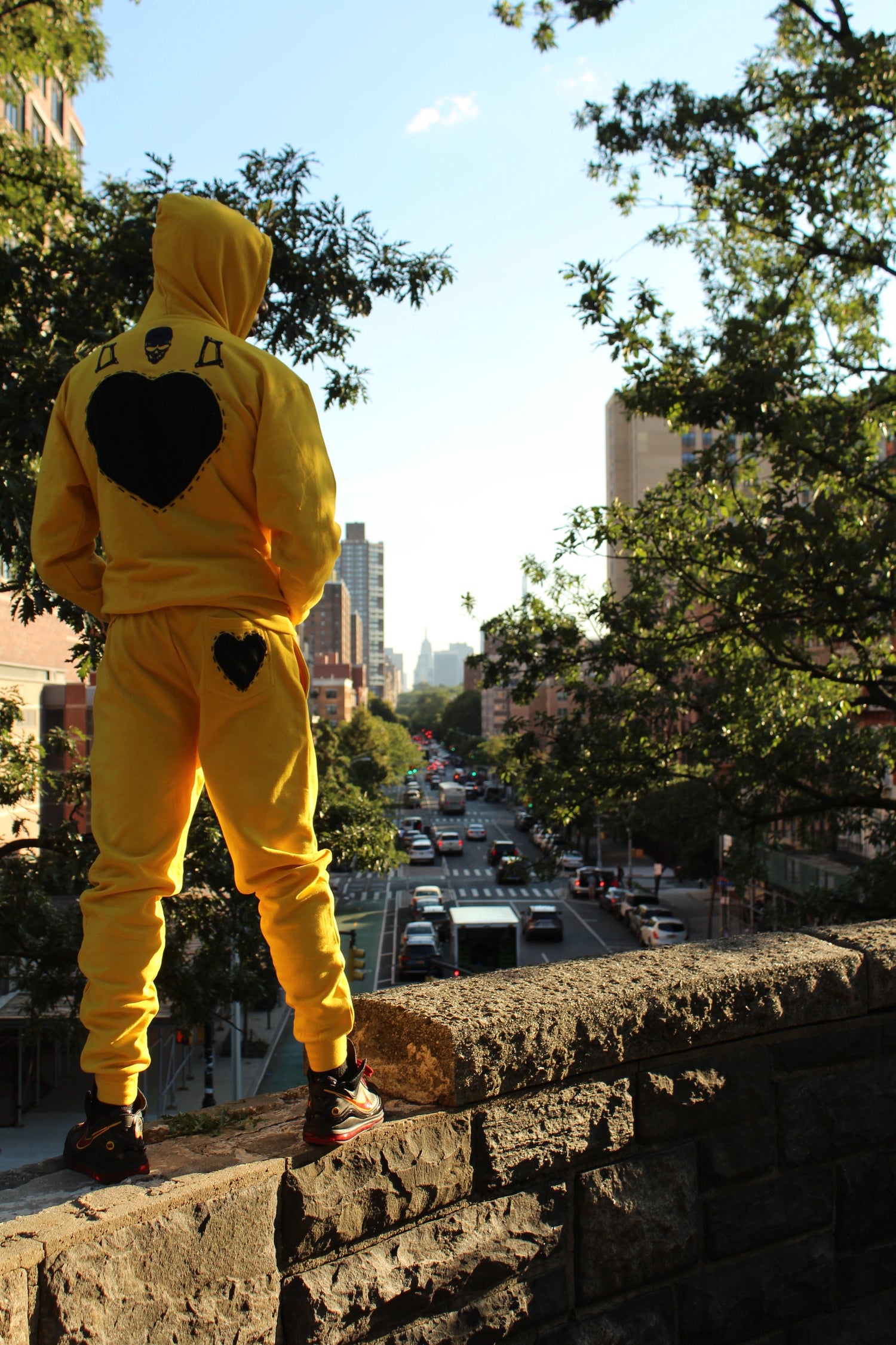 Sweatshirts & Sweatpants